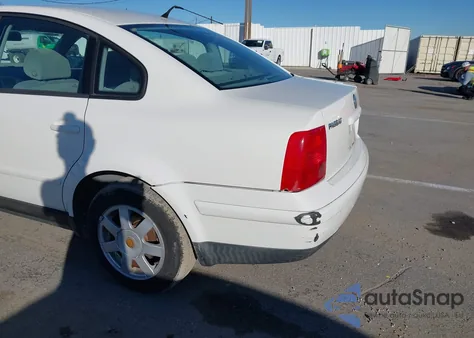 2000 Volkswagen Passat Gls из США, поврежденный, VIN WVWMA23B5YP304547